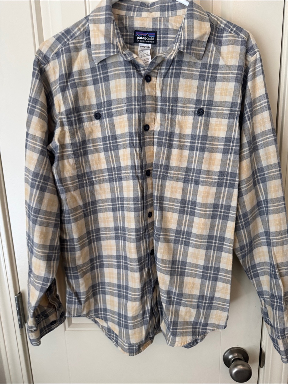 Patagonia Blue and Cream Plaid Lightweight Shirt Jacket